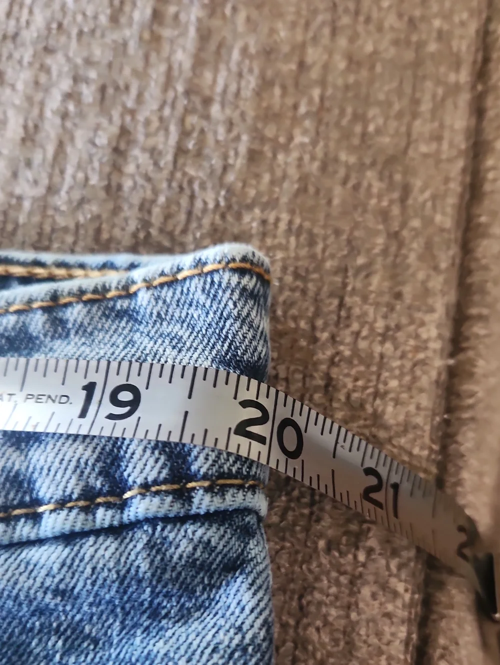 Levis 5 Pocket 511 Jeans Shorts (40)